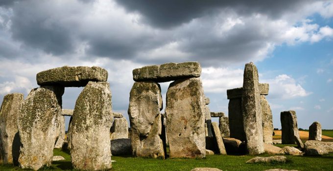 Stonehenge: Misterele monumentului megalitic