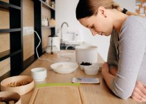 Cum să îți reechilibrezi sistemul digestiv după mese grele