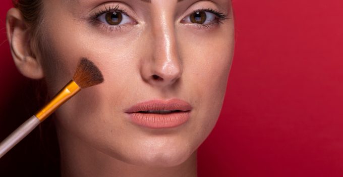 Tehnici de contouring pentru un look natural