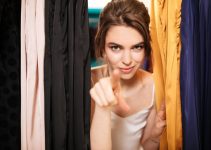 Jeansul drept rămâne una dintre cele mai stabile alegeri ale garderobei Jeansul drept rămâne una dintre cele mai stabile alegeri ale garderobei